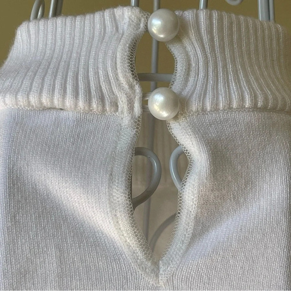 Garcia white sweater turtleneck, sheer puffed sleeves with lace cuffs size S - Picture 10 of 11